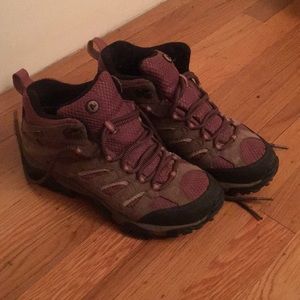 Merrell Women’s Hiking Boots 8.5